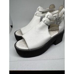 Oasis Society Elizabeth white chunky heel Platform Sandal women's 8 shoe SB22
